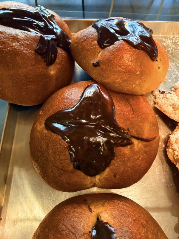 brioche z czekoladą Brioche z czekoladą